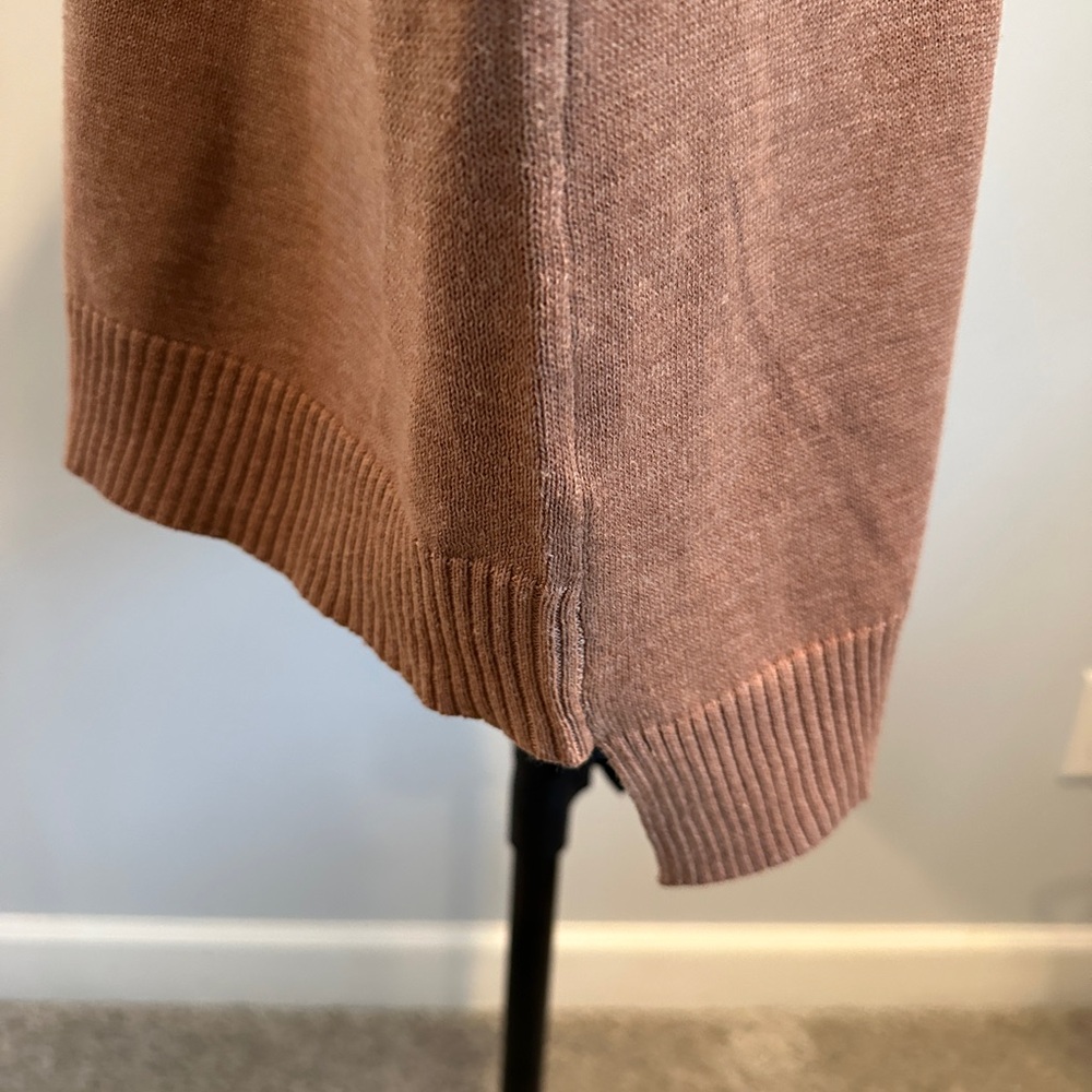 Lightweight camel colored sweater, size M - Picture 5 of 8